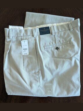 NWT Brooks Brothers Elliott Advantage Pleated Light Beige Chinos W36" x L32"